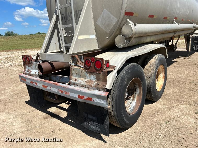 image for item NM9834 1969 Trailmobile F11S4CAH tank trailer