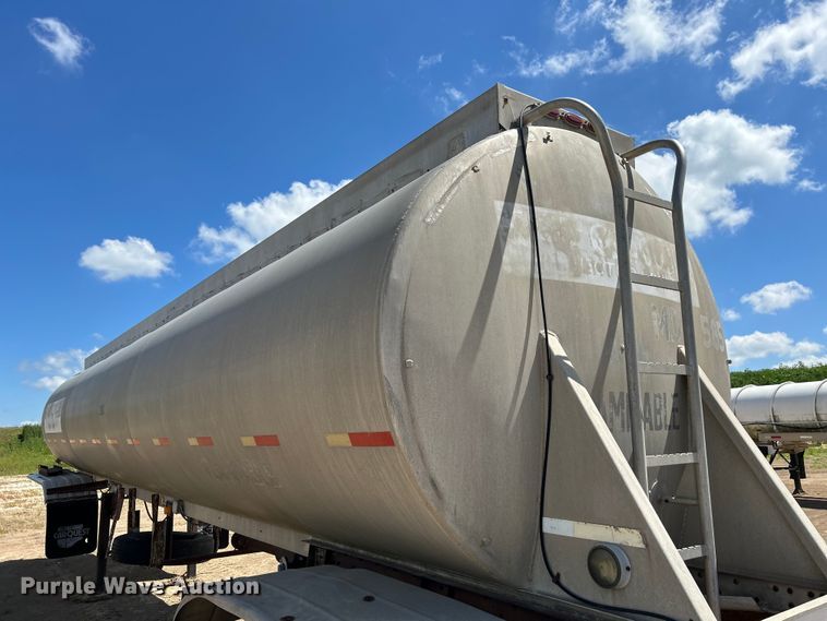 image for item NM9834 1969 Trailmobile F11S4CAH tank trailer