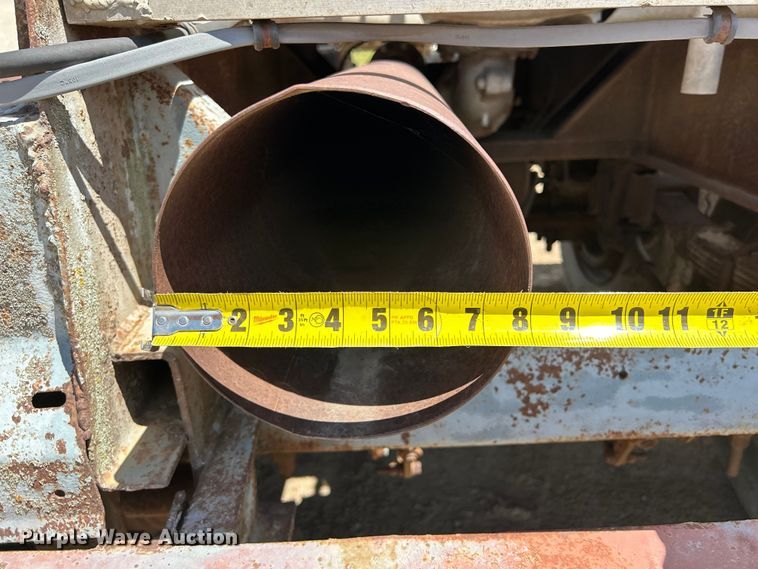 image for item NM9834 1969 Trailmobile F11S4CAH tank trailer