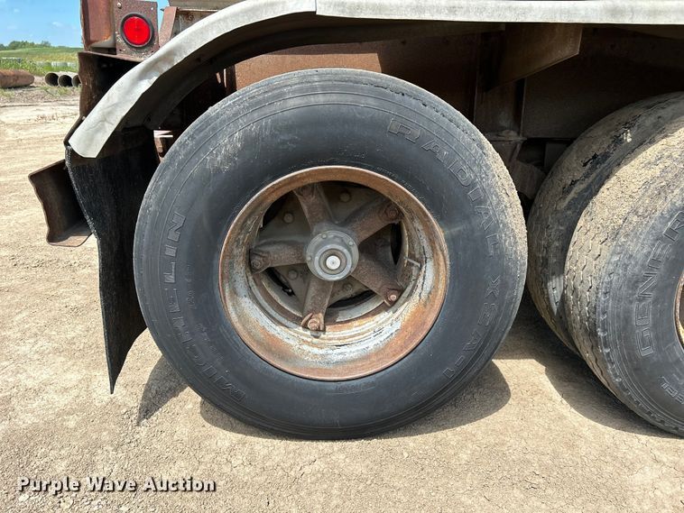 image for item NM9834 1969 Trailmobile F11S4CAH tank trailer