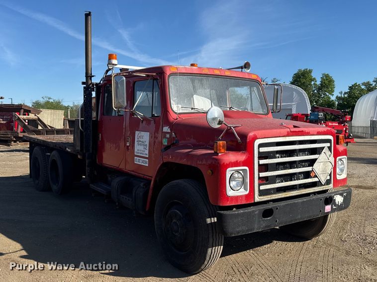 image for item OE9570 1988 International 1954 Crew Cab flatbed truck