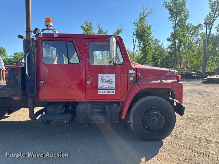 image for item OE9570 1988 International 1954 Crew Cab flatbed truck