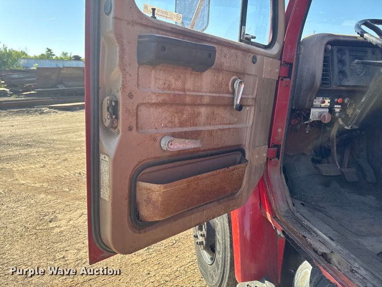 image for item OE9570 1988 International 1954 Crew Cab flatbed truck