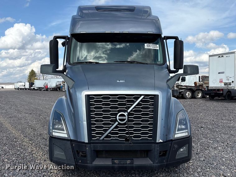 image for item YA1435 2020 Volvo VNL semi truck