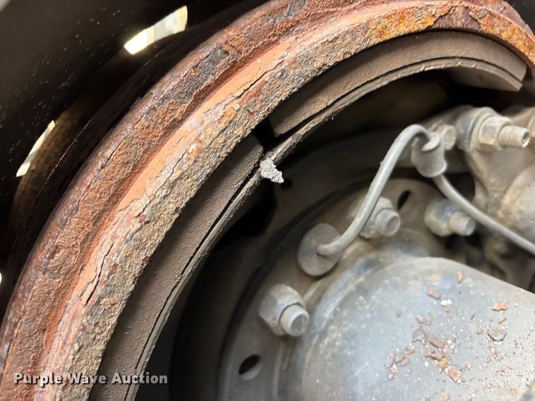 image for item YA1435 2020 Volvo VNL semi truck