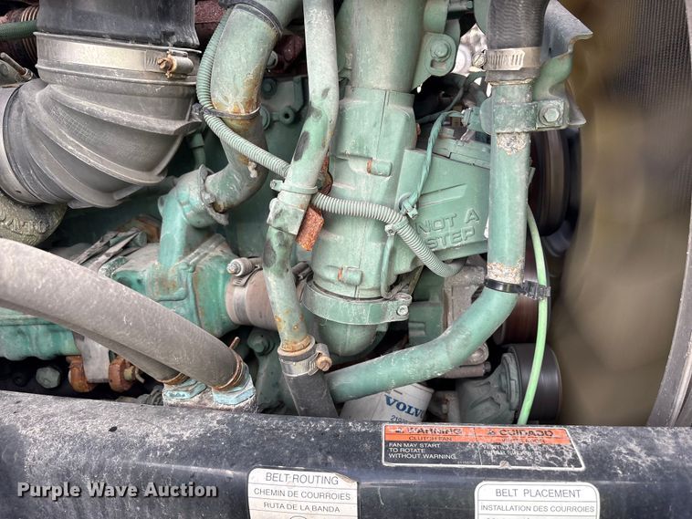 image for item YA1435 2020 Volvo VNL semi truck
