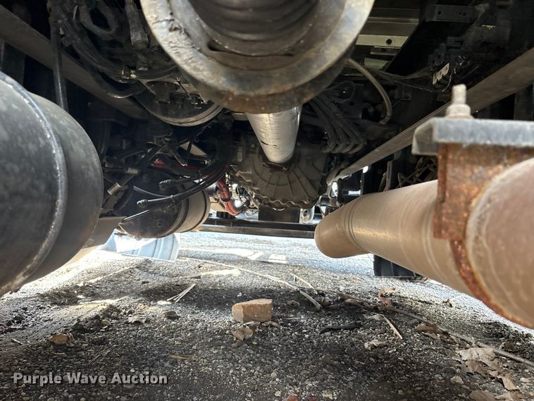 image for item YA2207 2020 Kenworth T680 semi truck