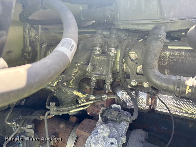 image for item YA2207 2020 Kenworth T680 semi truck