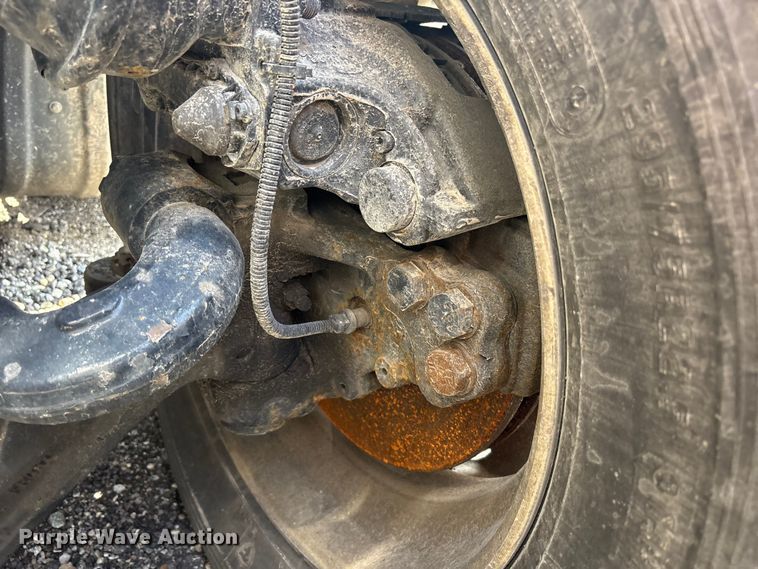 image for item YA2207 2020 Kenworth T680 semi truck
