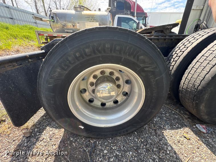 image for item YA2207 2020 Kenworth T680 semi truck