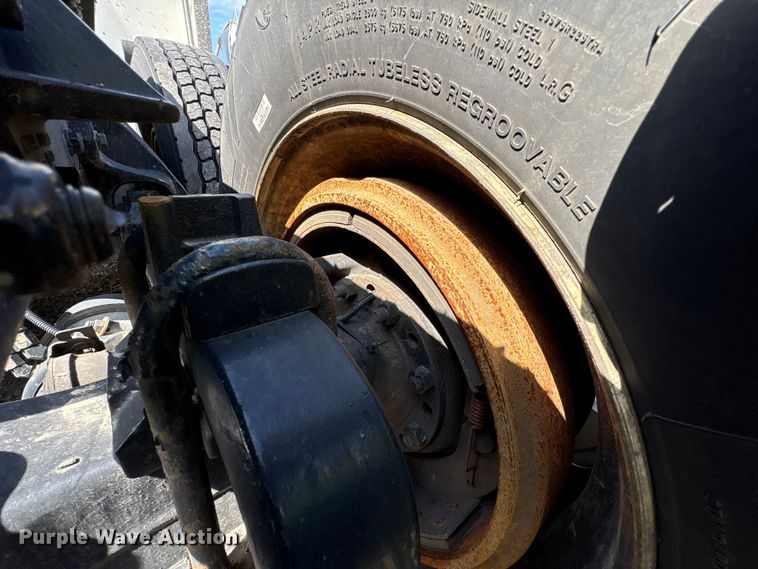 image for item YA2207 2020 Kenworth T680 semi truck