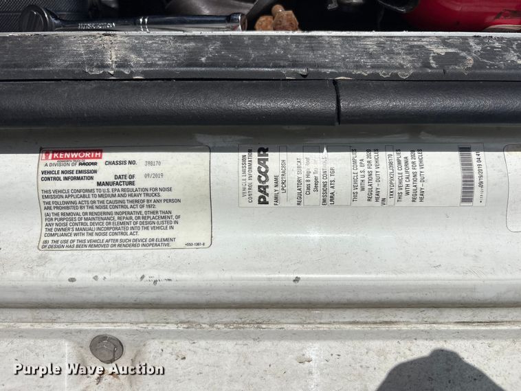image for item YA2207 2020 Kenworth T680 semi truck