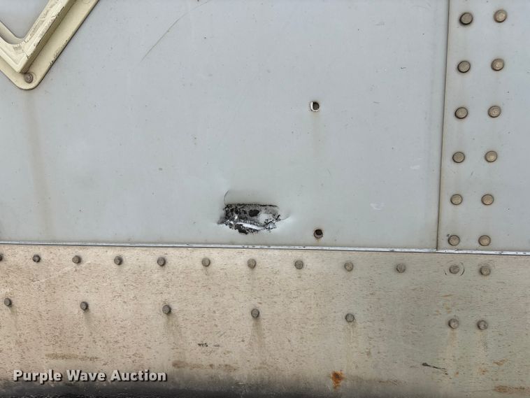 image for item YA2437 2014 Wabash DVHDHFC dry van trailer