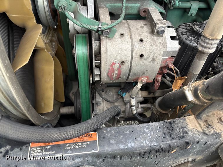 image for item YA2441 2017 Volvo VNL semi truck