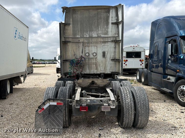 image for item YA2683 2019 International LT625 semi truck