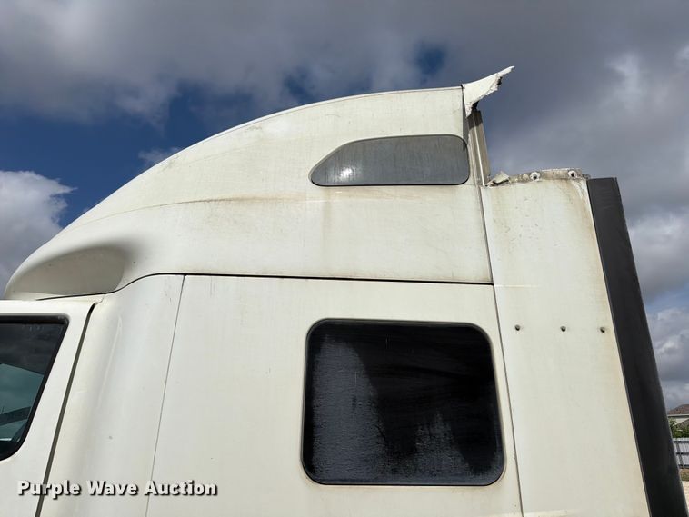 image for item YA2683 2019 International LT625 semi truck