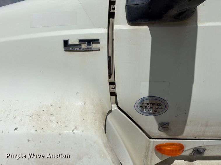 image for item YA2683 2019 International LT625 semi truck