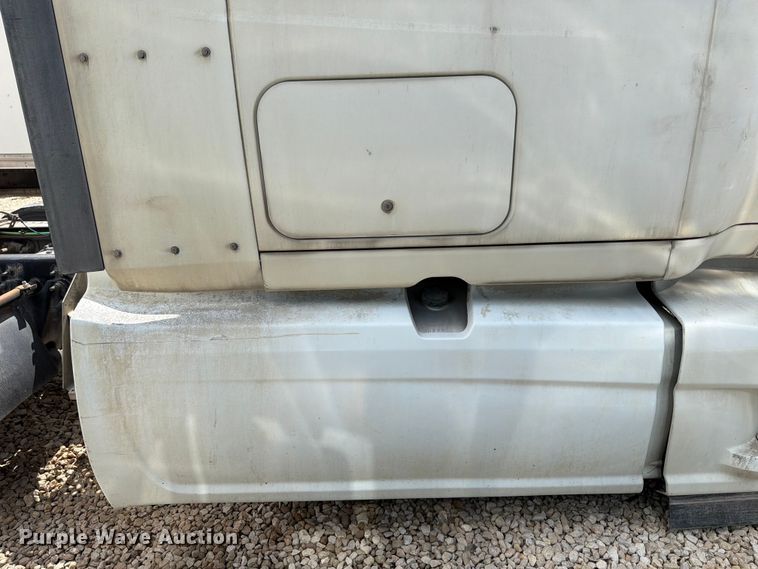 image for item YA2683 2019 International LT625 semi truck
