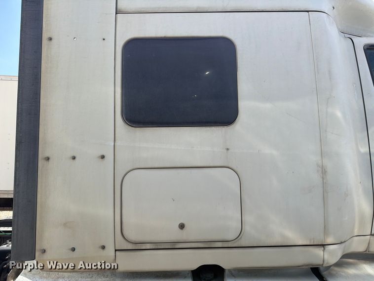 image for item YA2683 2019 International LT625 semi truck