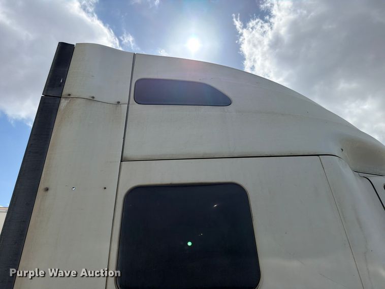 image for item YA2683 2019 International LT625 semi truck