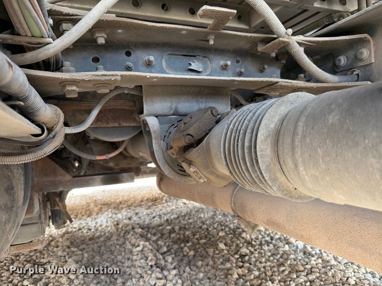 image for item YA2683 2019 International LT625 semi truck