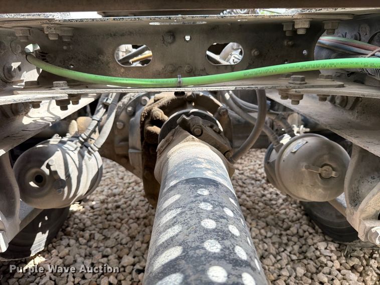 image for item YA2683 2019 International LT625 semi truck
