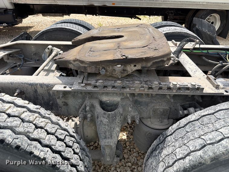 image for item YA2683 2019 International LT625 semi truck