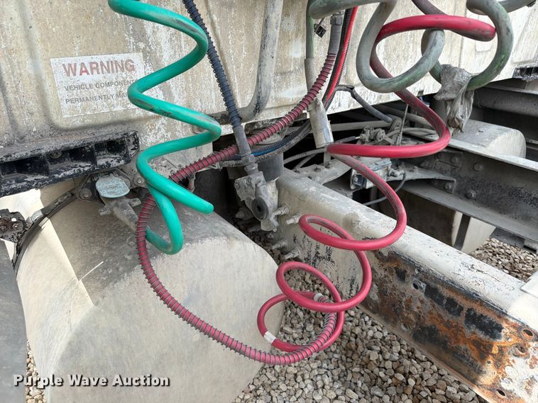 image for item YA2683 2019 International LT625 semi truck