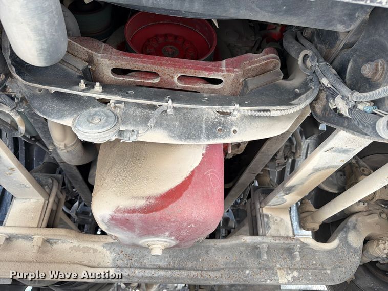image for item YA2683 2019 International LT625 semi truck