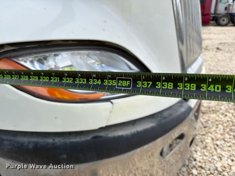 image for item YA2683 2019 International LT625 semi truck
