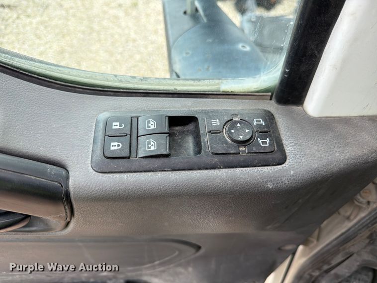 image for item YA2683 2019 International LT625 semi truck