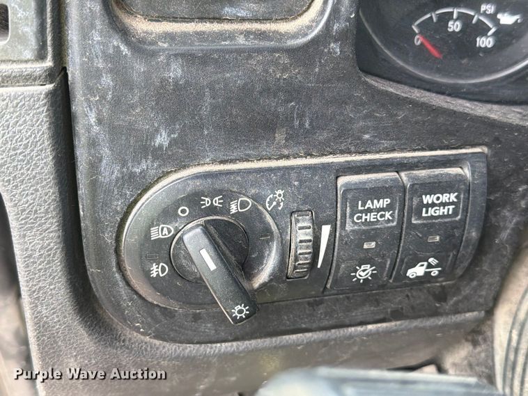 image for item YA2683 2019 International LT625 semi truck