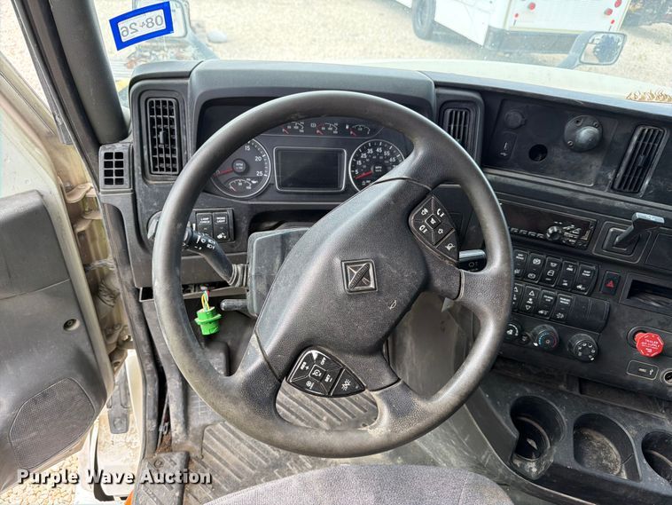 image for item YA2683 2019 International LT625 semi truck