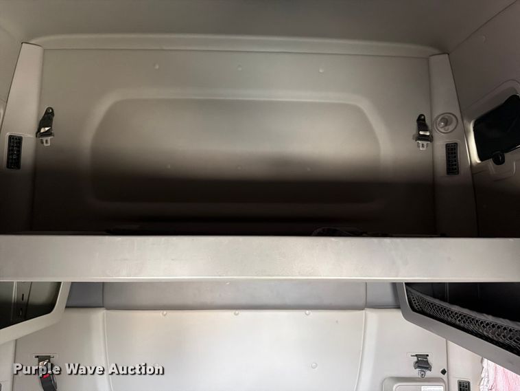 image for item YA2683 2019 International LT625 semi truck