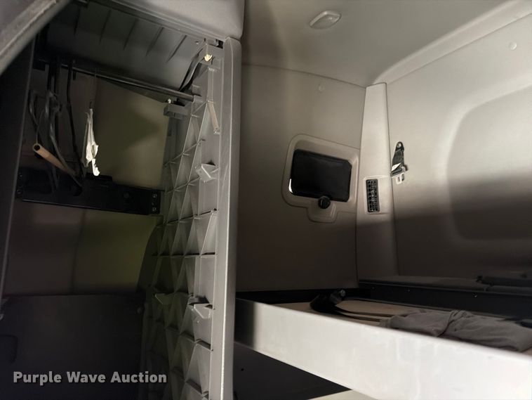 image for item YA2683 2019 International LT625 semi truck
