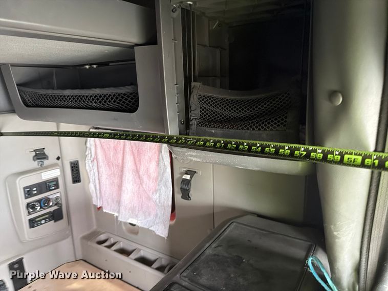 image for item YA2683 2019 International LT625 semi truck