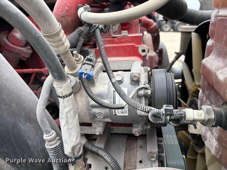 image for item YA2683 2019 International LT625 semi truck