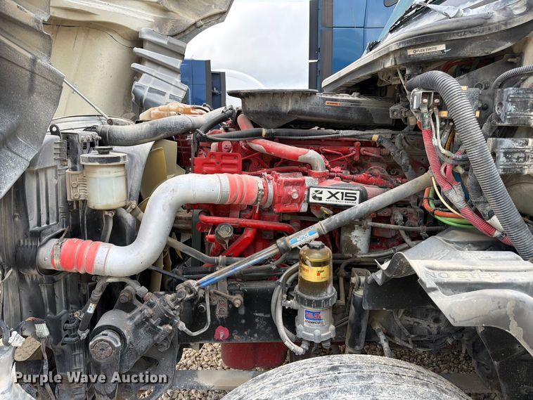 image for item YA2683 2019 International LT625 semi truck