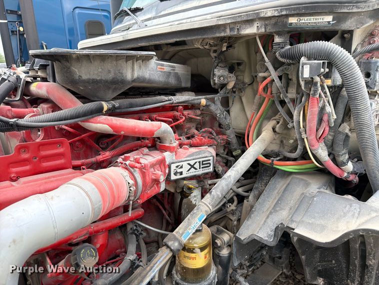 image for item YA2683 2019 International LT625 semi truck