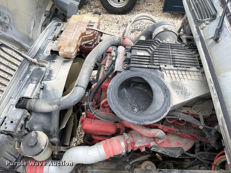 image for item YA2683 2019 International LT625 semi truck