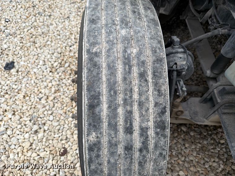 image for item YA2683 2019 International LT625 semi truck