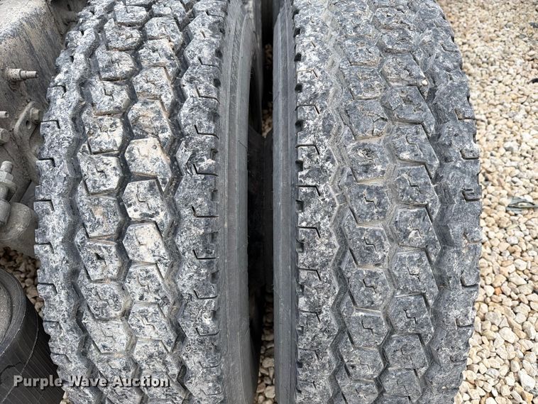 image for item YA2683 2019 International LT625 semi truck