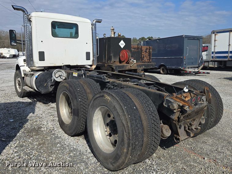 image for item YA2753 2017 Kenworth T880 truck cab and chassis