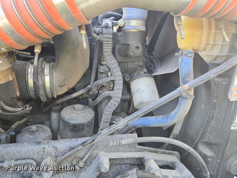 image for item YA2753 2017 Kenworth T880 truck cab and chassis