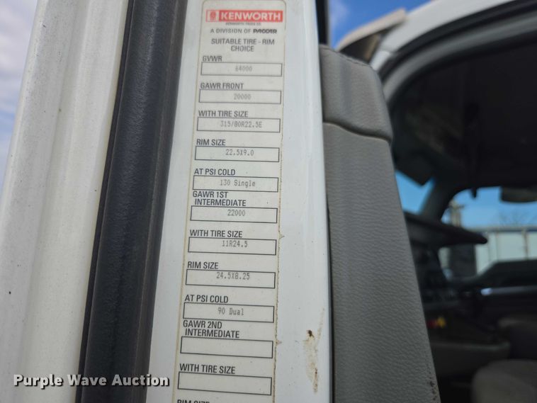 image for item YA2753 2017 Kenworth T880 truck cab and chassis