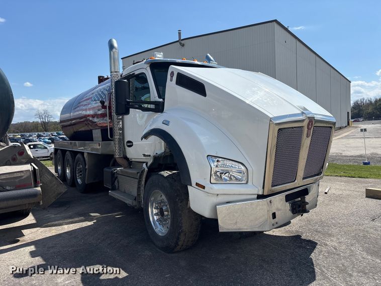 image for item YA3016 2019 Kenworth T880 vacuum truck
