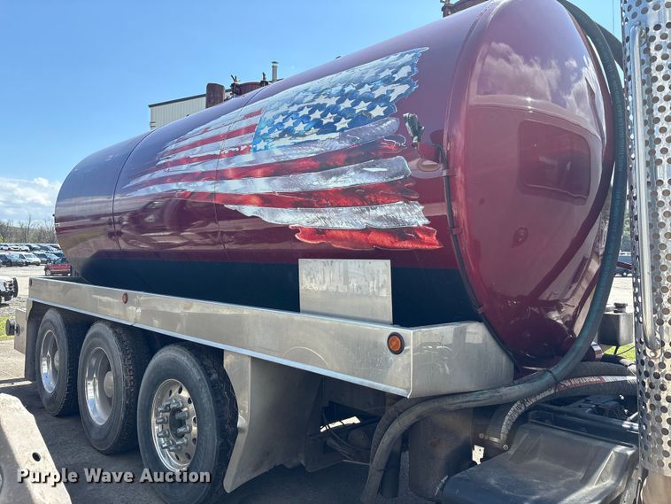 image for item YA3016 2019 Kenworth T880 vacuum truck