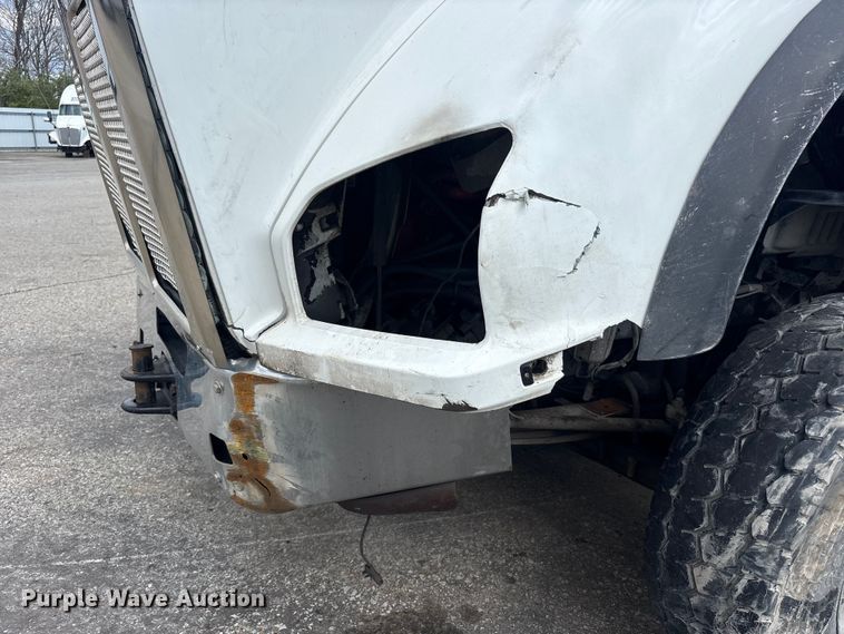 image for item YA3016 2019 Kenworth T880 vacuum truck
