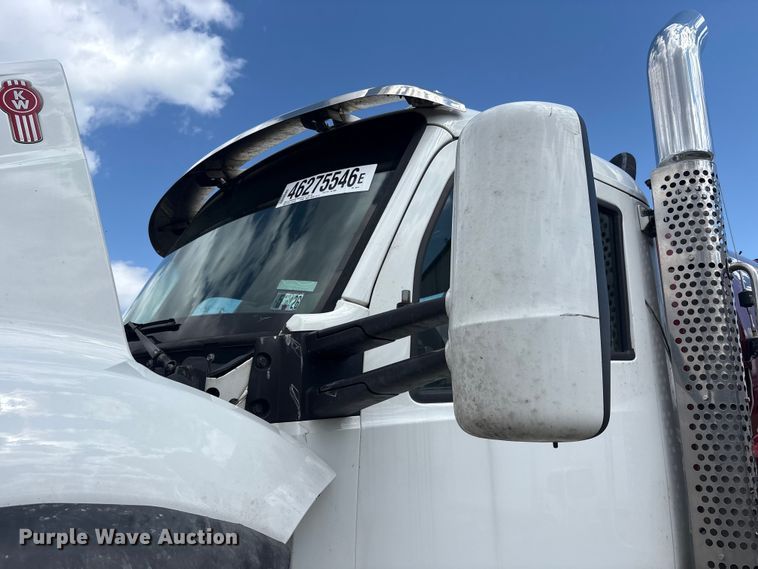 image for item YA3016 2019 Kenworth T880 vacuum truck