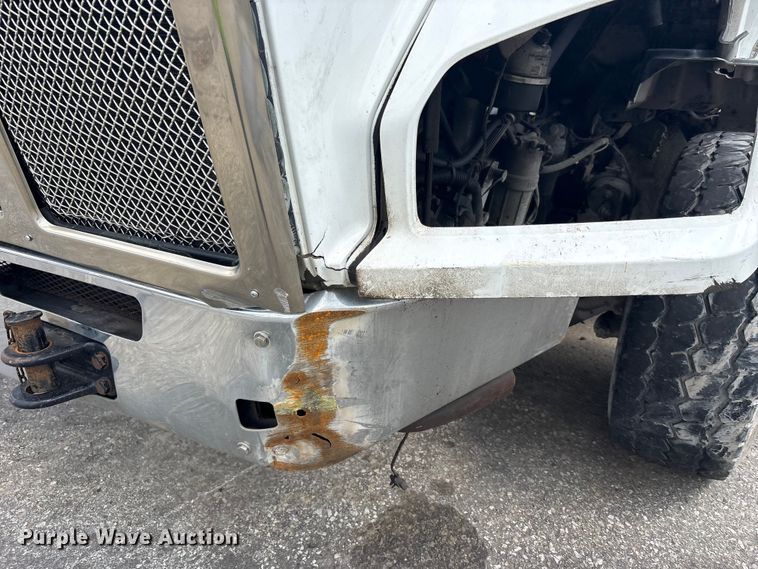 image for item YA3016 2019 Kenworth T880 vacuum truck
